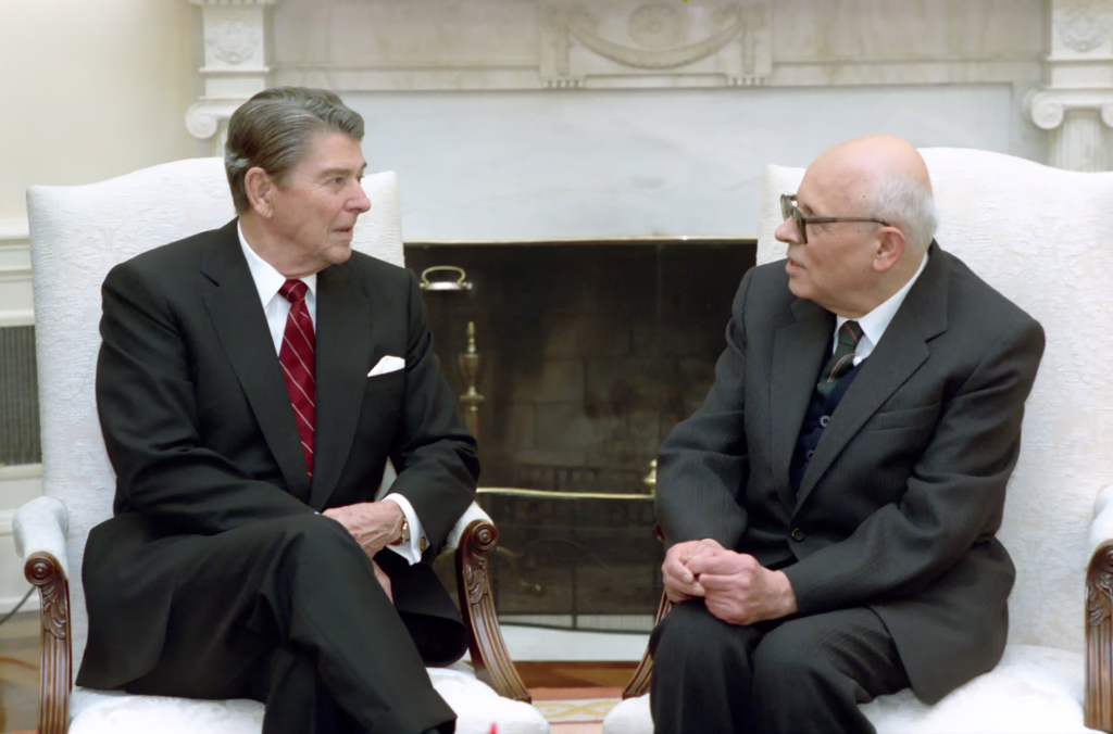 US President Ronald Reagan meeting with Andrei Sakharov in the Oval Office, 1988