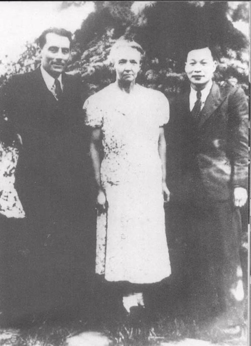 Qian Sanqiang with Frédéric and Irène Joliot-Curie, 1948