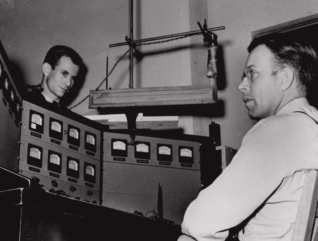 Edwin McMillan (left) with Ernest Lawrence